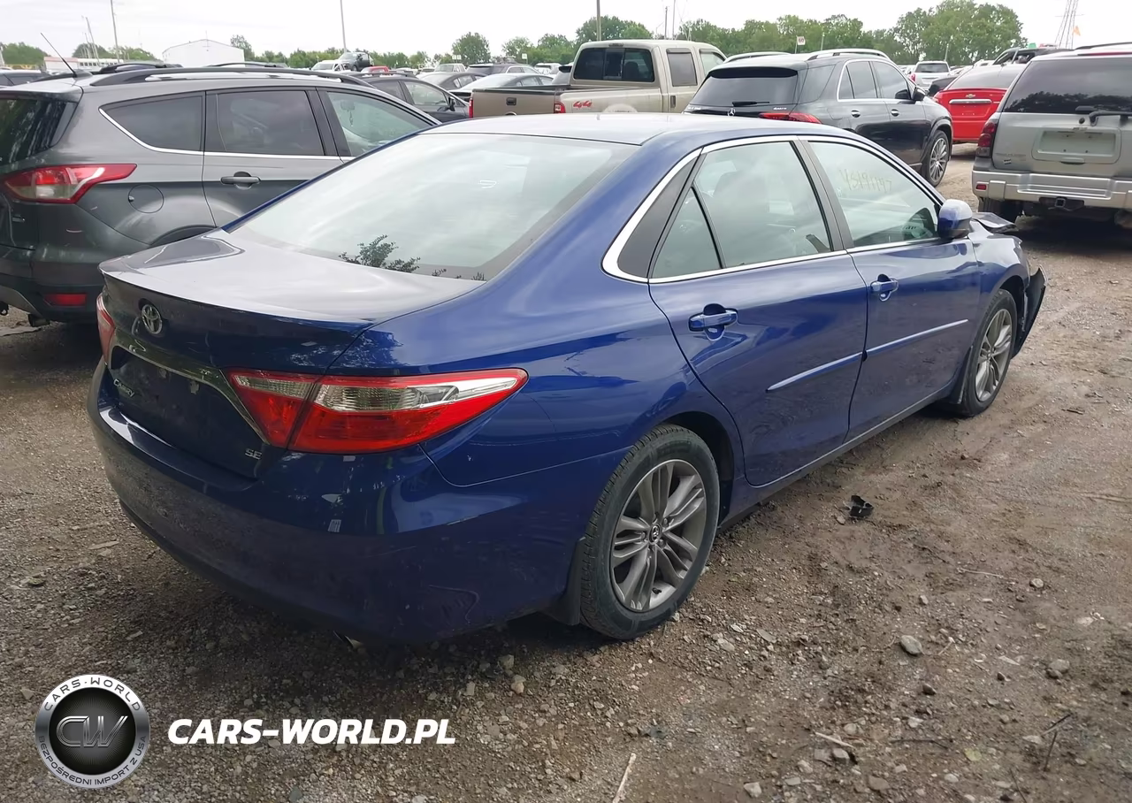 2015 Toyota Camry Se VIN:4T1BF1FK8FU900972 - 4