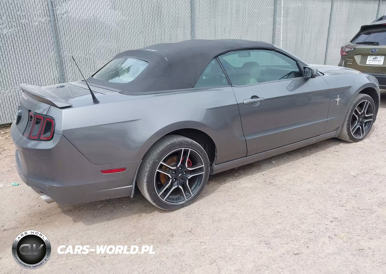 2013 Ford Mustang V6 Premium VIN:1ZVBP8EM2D5238954 - 4