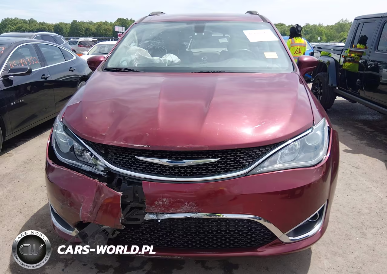 2017 Chrysler Pacifica Touring-L VIN:2C4RC1BG6HR688389 - 12