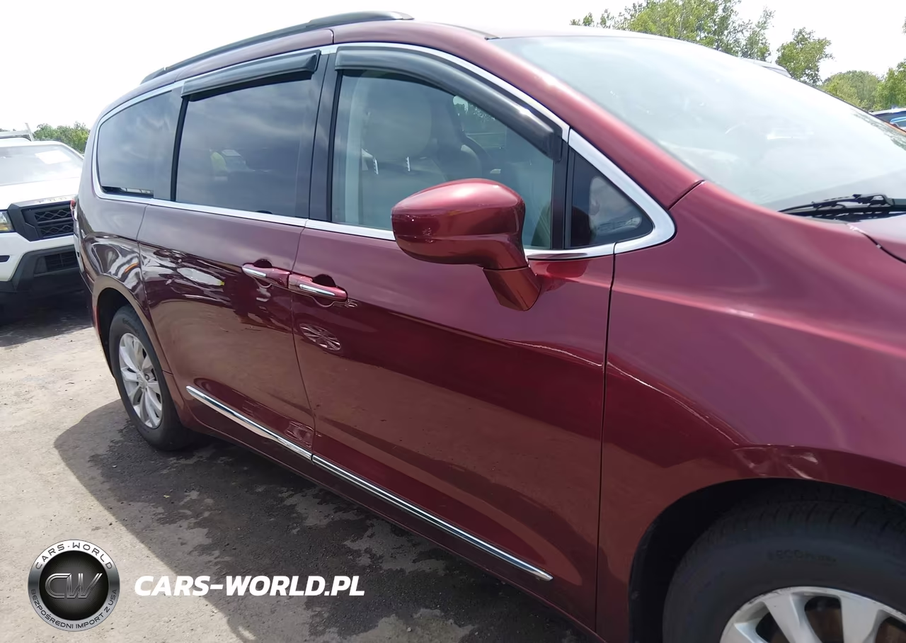 2017 Chrysler Pacifica Touring-L VIN:2C4RC1BG6HR688389 - 13