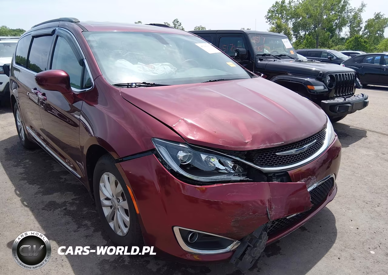 2017 Chrysler Pacifica Touring-L VIN:2C4RC1BG6HR688389 - 6