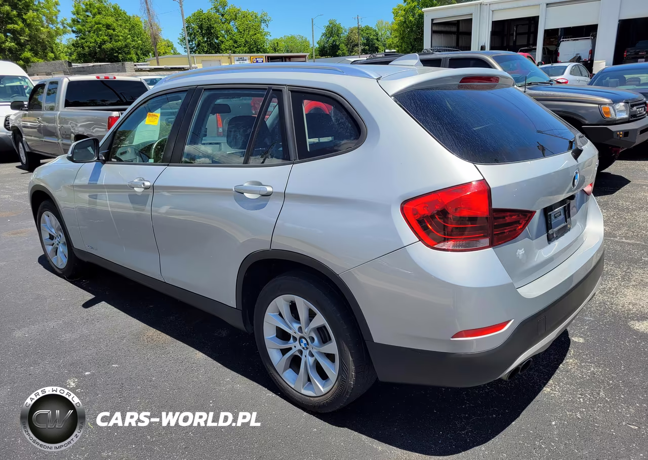 2014 BMW X1 xDrive28I VIN:WBAVL1C50EVY22220 - 3