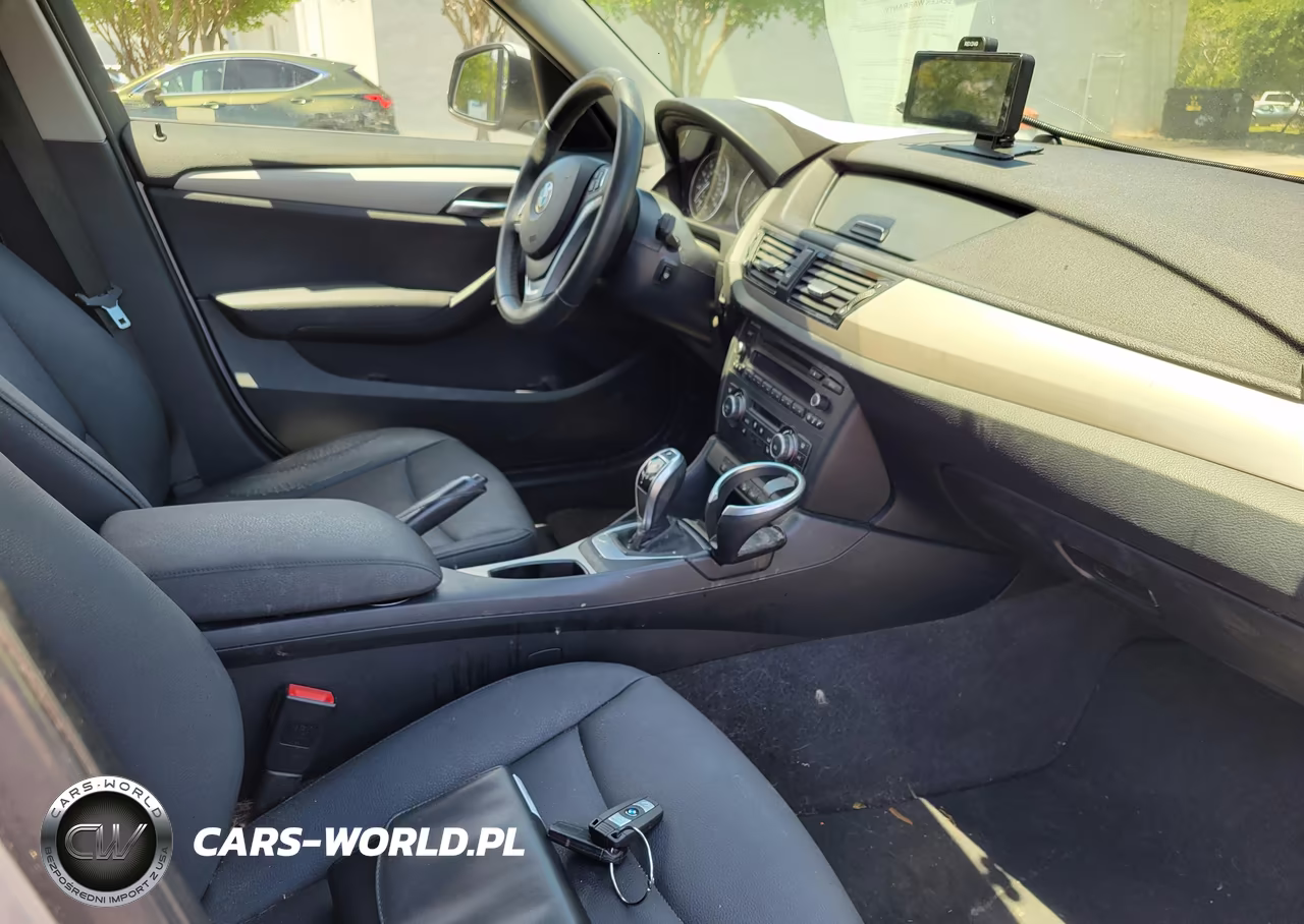 2014 BMW X1 xDrive28I VIN:WBAVL1C50EVY22220 - 5