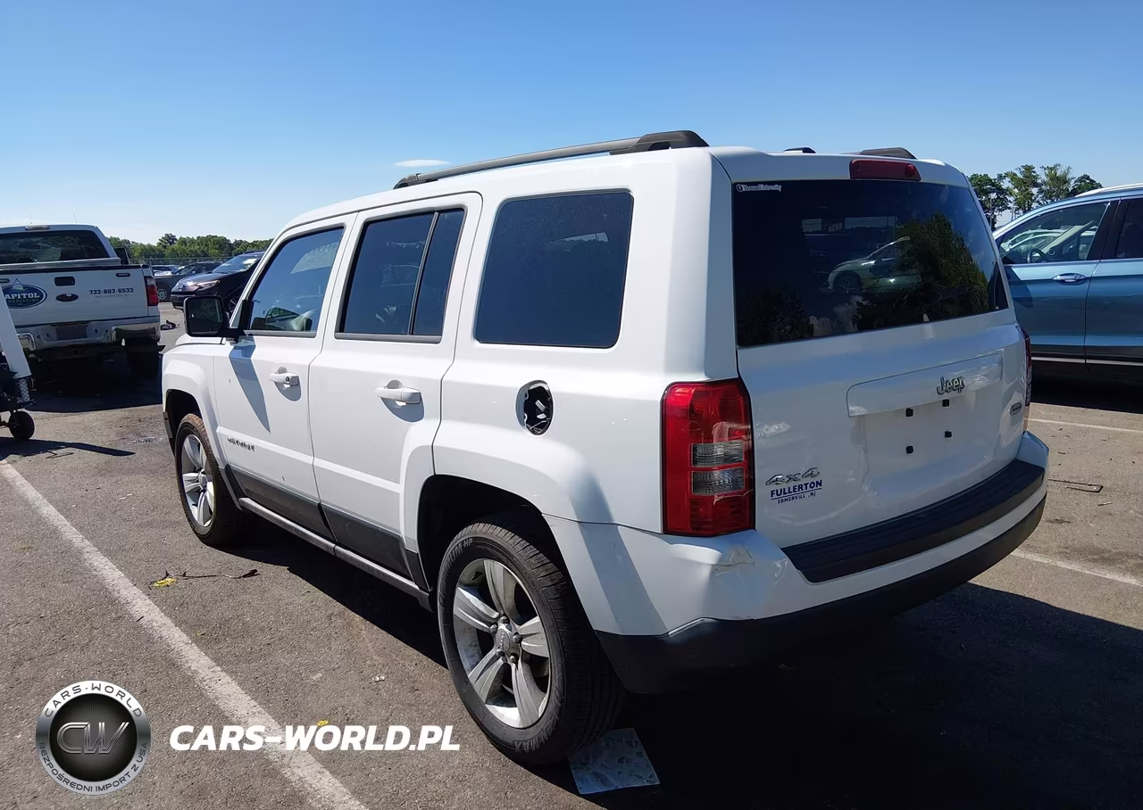 2014 Jeep Patriot Latitude VIN:1C4NJRFB9ED689634 - 3