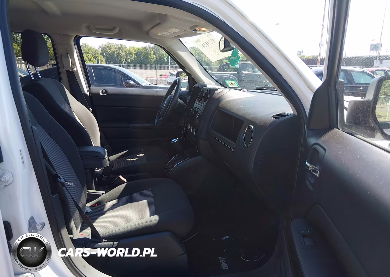 2014 Jeep Patriot Latitude VIN:1C4NJRFB9ED689634 - 5