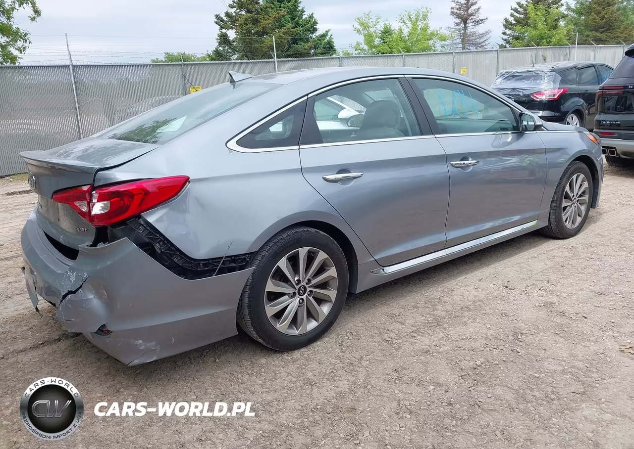 2016 Hyundai Sonata Sport VIN:5NPE34AFXGH421163 - 4