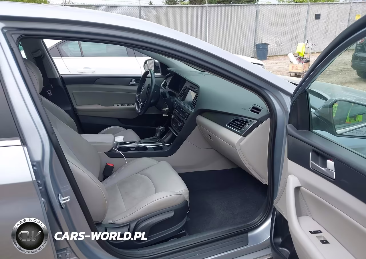 2016 Hyundai Sonata Sport VIN:5NPE34AFXGH421163 - 5