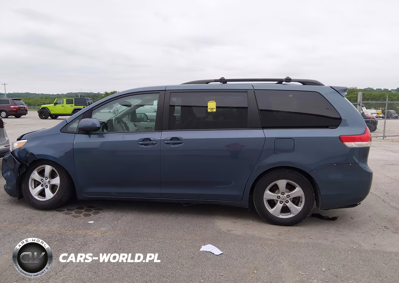 2014 Toyota Sienna Le V6 8 Passenger VIN:5TDKK3DC5ES495566 - 14
