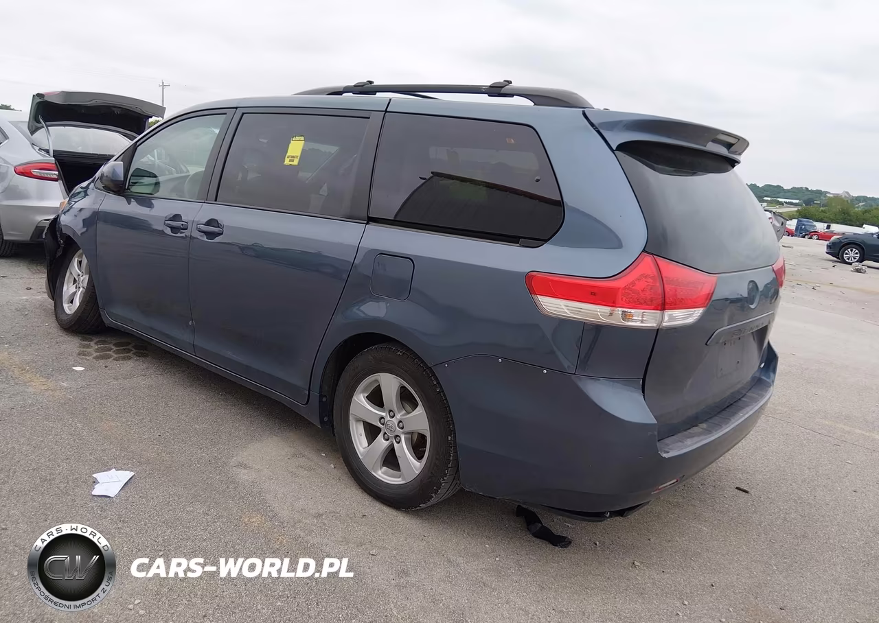 2014 Toyota Sienna Le V6 8 Passenger VIN:5TDKK3DC5ES495566 - 3