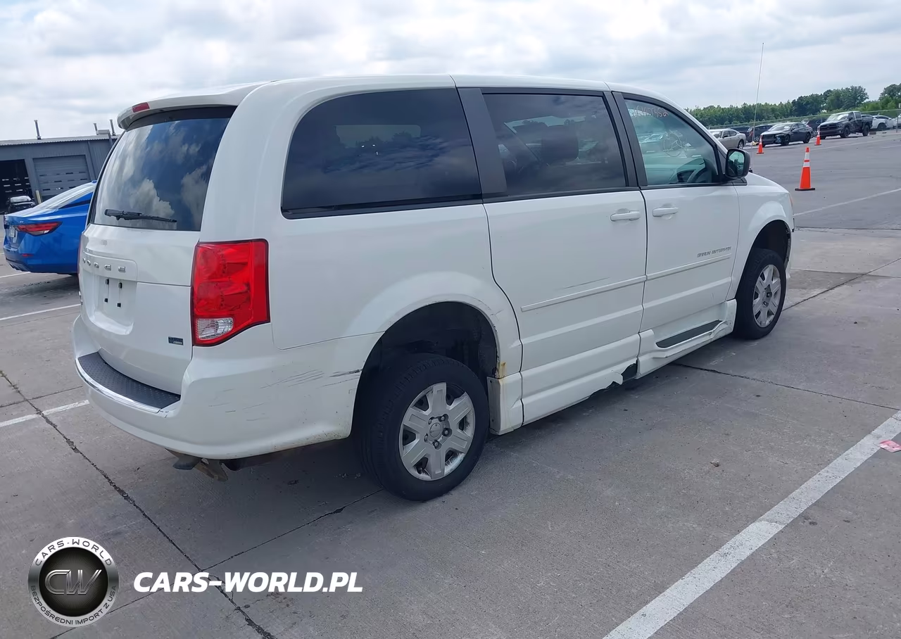 2011 Dodge Grand Caravan Express VIN:2D4RN4DG3BR794995 - 4