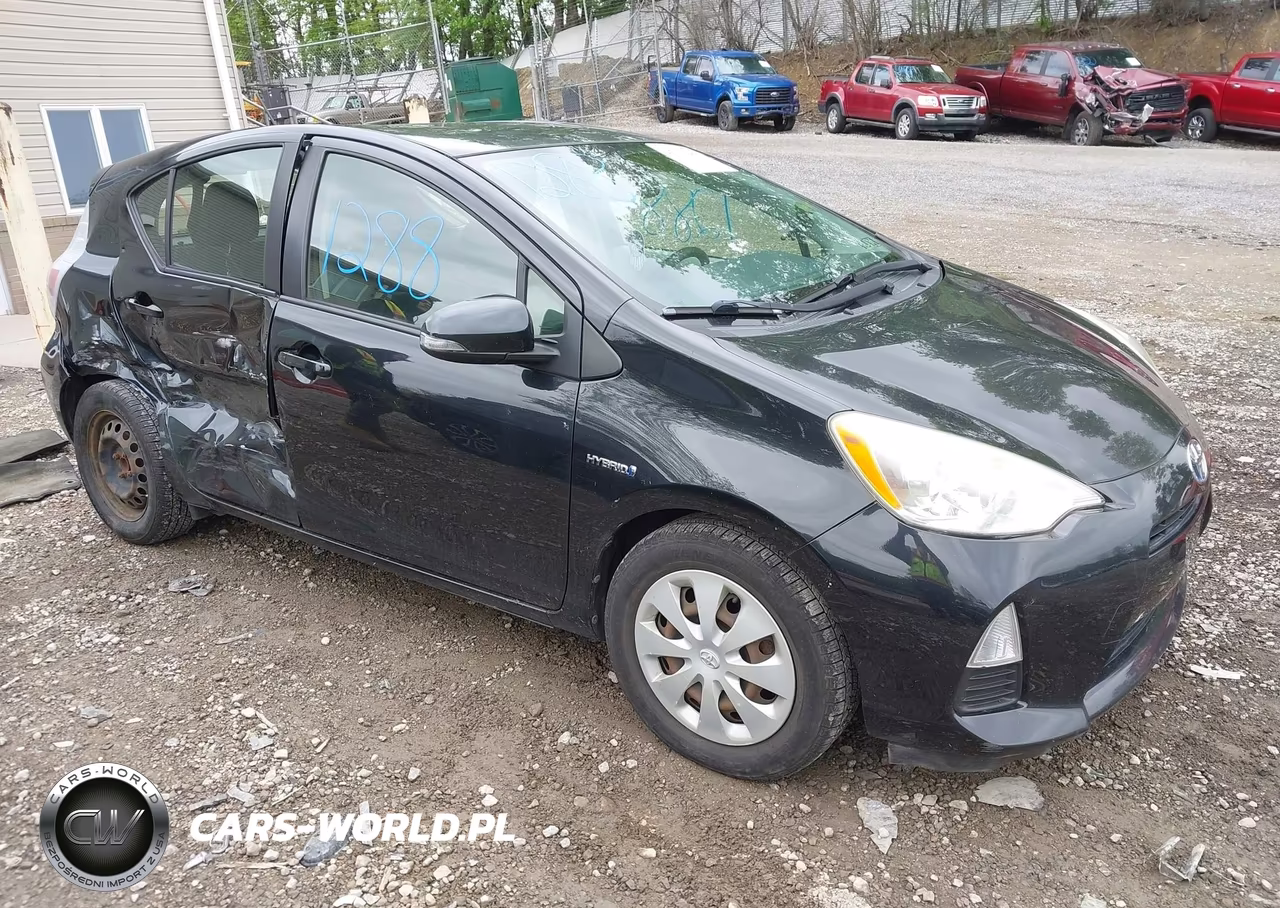 2013 Toyota Prius C Two – zdjęcie 1 z 17