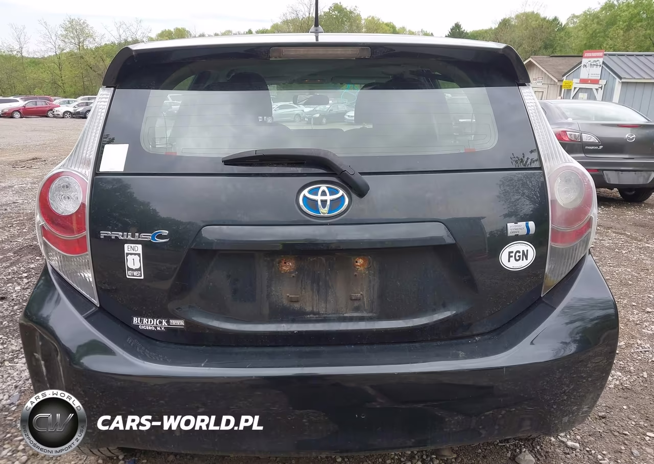2013 Toyota Prius C Two VIN:JTDKDTB32D1552170 - 17