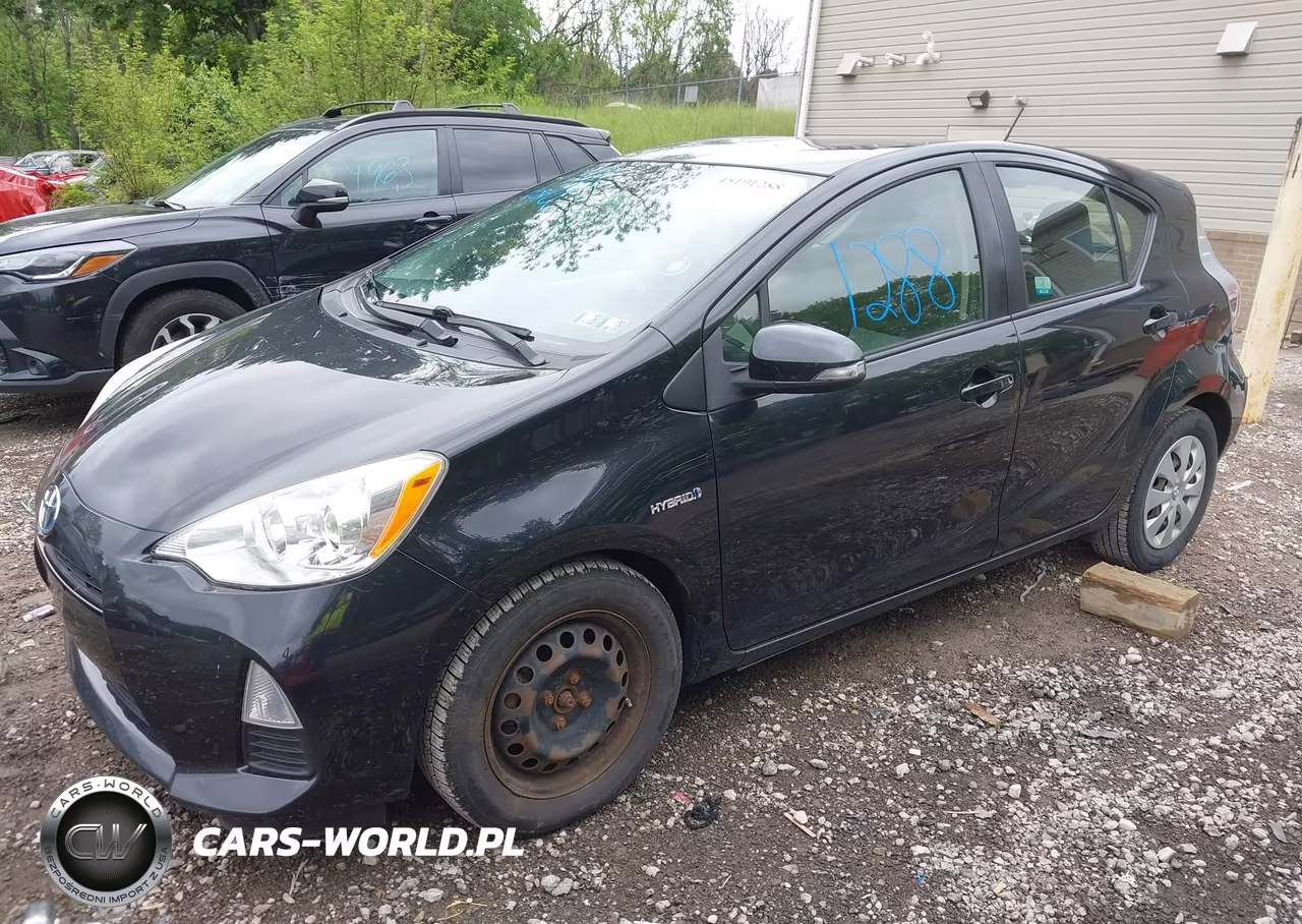 2013 Toyota Prius C Two VIN:JTDKDTB32D1552170 - 2