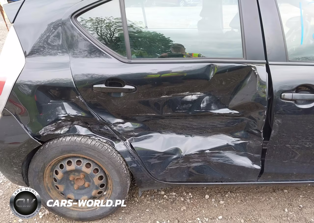 2013 Toyota Prius C Two VIN:JTDKDTB32D1552170 - 6