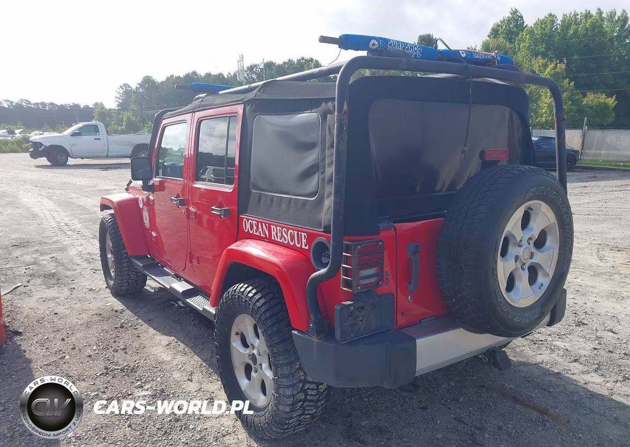 2015 Jeep Wrangler Unlimited Sahara VIN:1C4BJWEG3FL556308 - 3