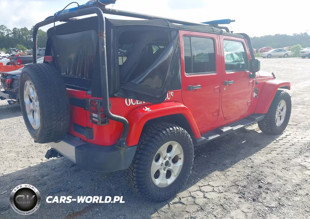 2015 Jeep Wrangler Unlimited Sahara VIN:1C4BJWEG3FL556308 - 4