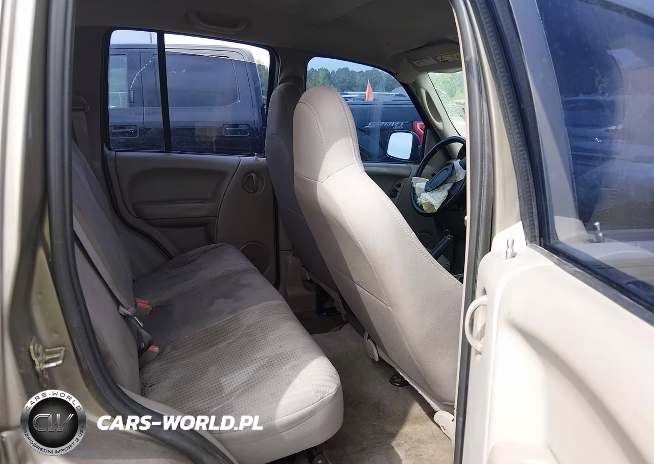 2003 Jeep Liberty Sport VIN:1J4GK48K43W637653 - 8