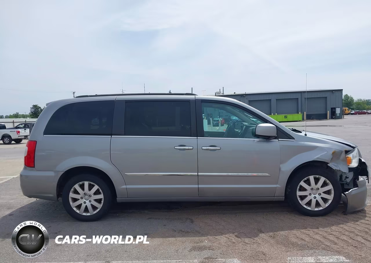 2016 Chrysler Town & Country Touring VIN:2C4RC1BG3GR129414 - 13