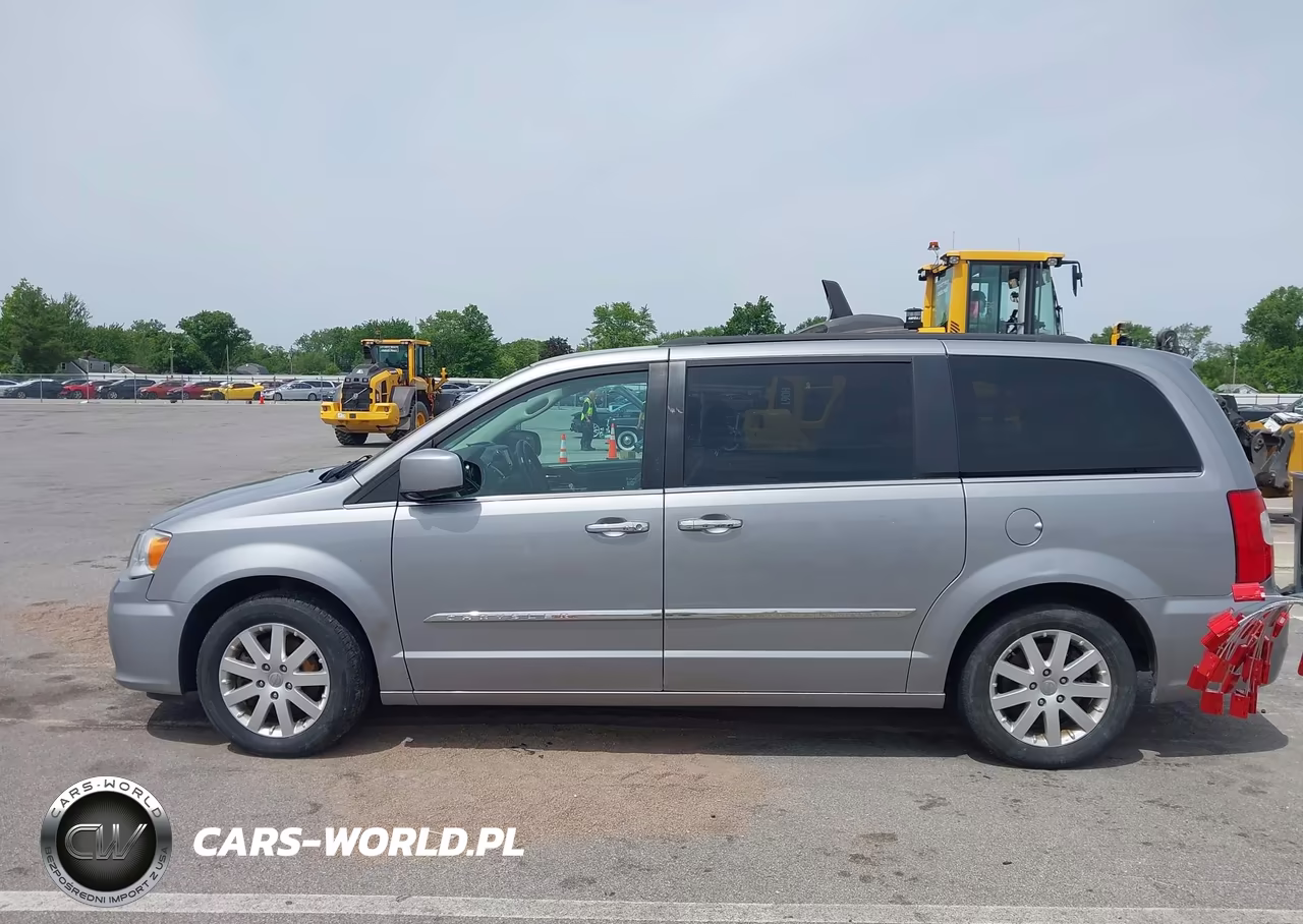 2016 Chrysler Town & Country Touring VIN:2C4RC1BG3GR129414 - 14