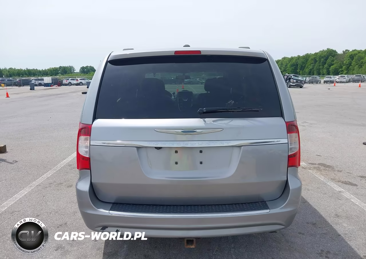 2016 Chrysler Town & Country Touring VIN:2C4RC1BG3GR129414 - 16
