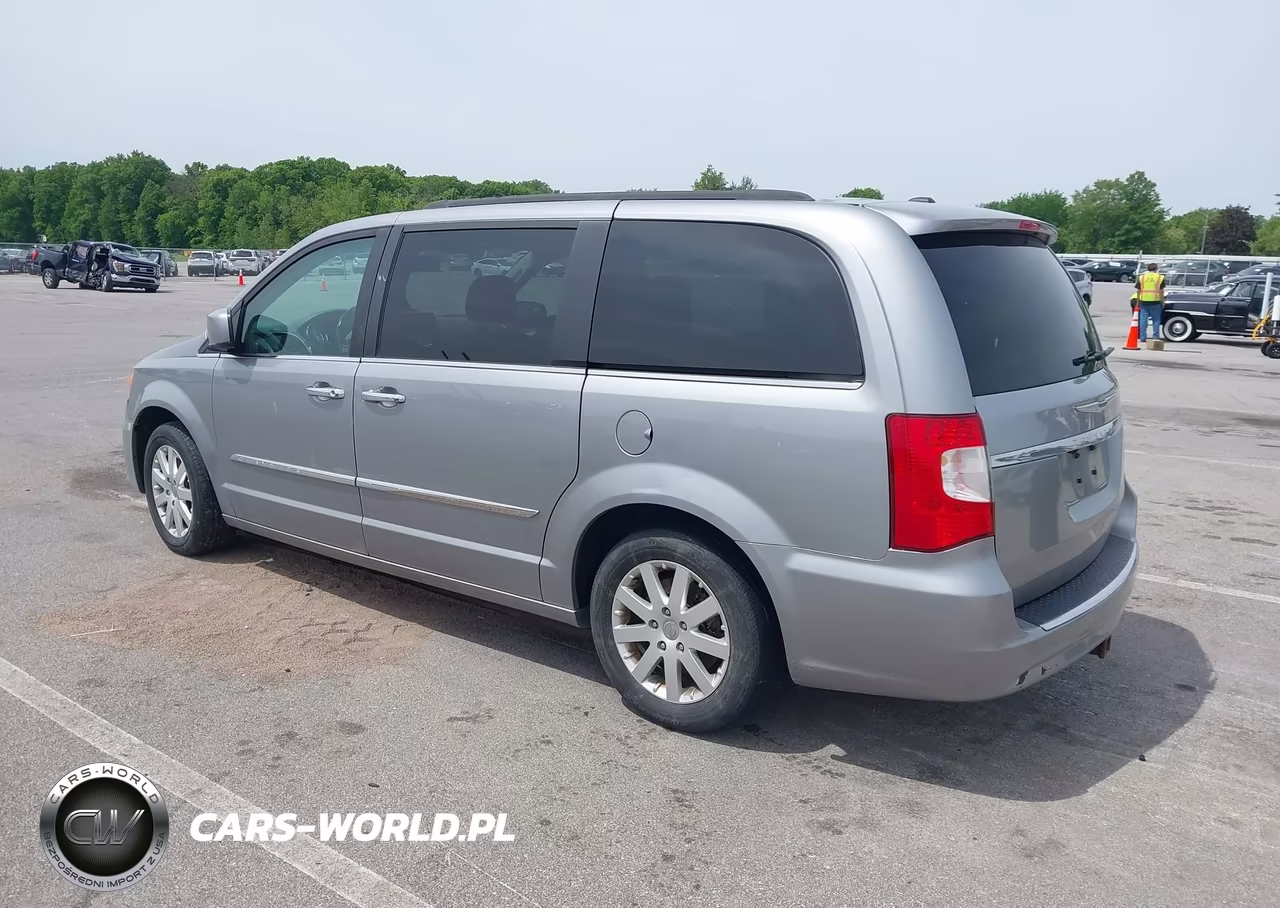 2016 Chrysler Town & Country Touring VIN:2C4RC1BG3GR129414 - 3