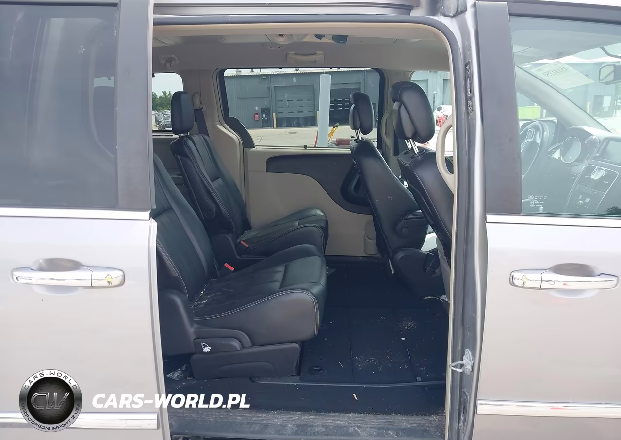 2016 Chrysler Town & Country Touring VIN:2C4RC1BG3GR129414 - 8