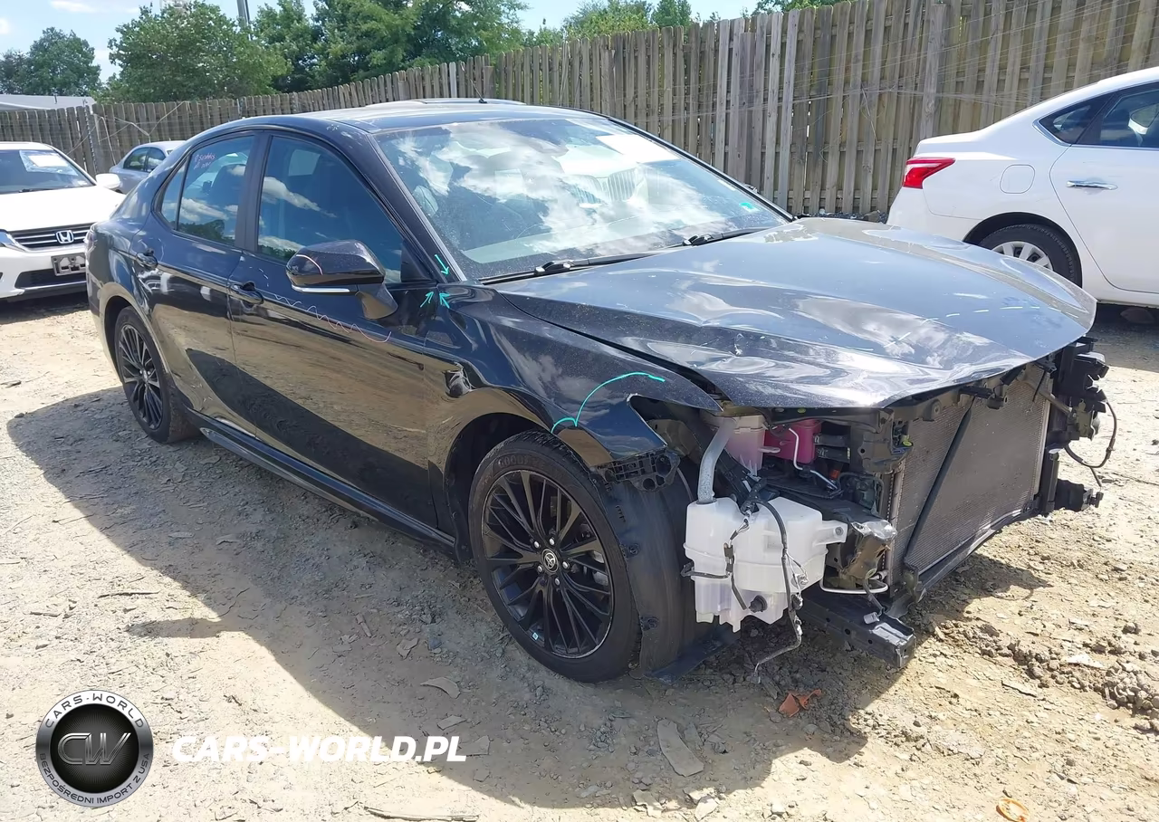 2022 Toyota Camry Nightshade Edition Hybrid – zdjęcie 1 z 17