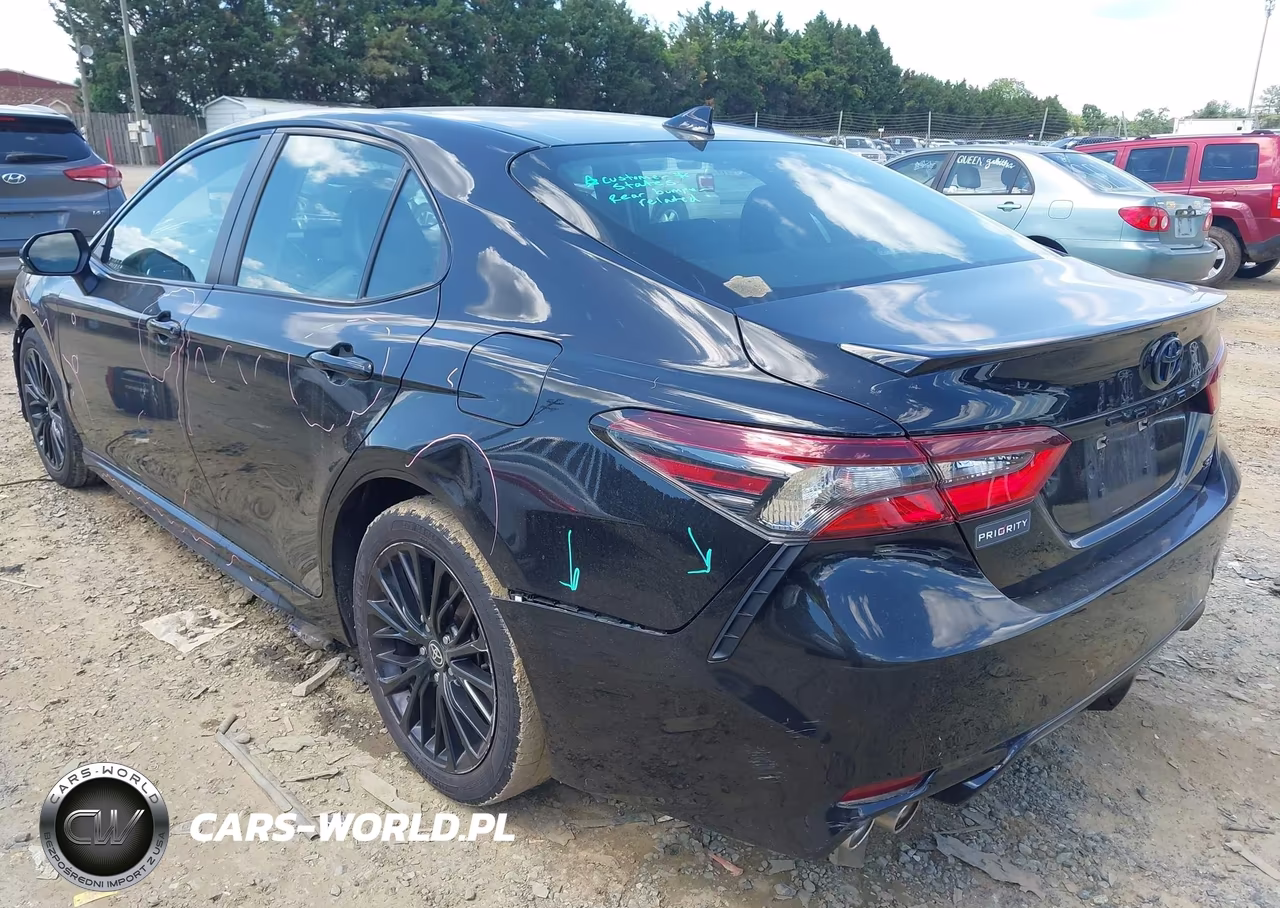 2022 Toyota Camry Nightshade Edition Hybrid VIN:4T1G31AK3NU040662 - 3