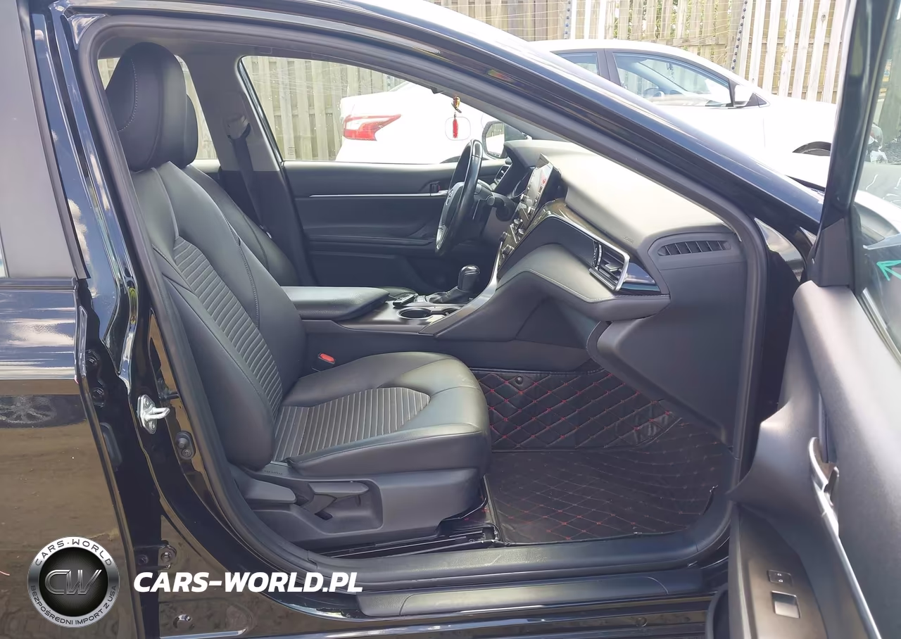 2022 Toyota Camry Nightshade Edition Hybrid VIN:4T1G31AK3NU040662 - 5