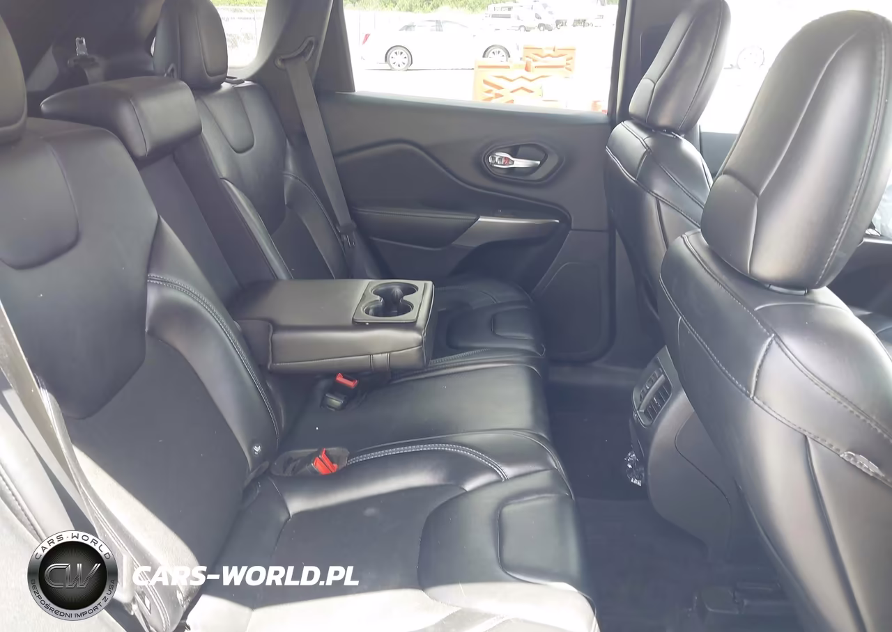 2019 Jeep Cherokee Latitude Plus Fwd VIN:1C4PJLLB4KD154264 - 8