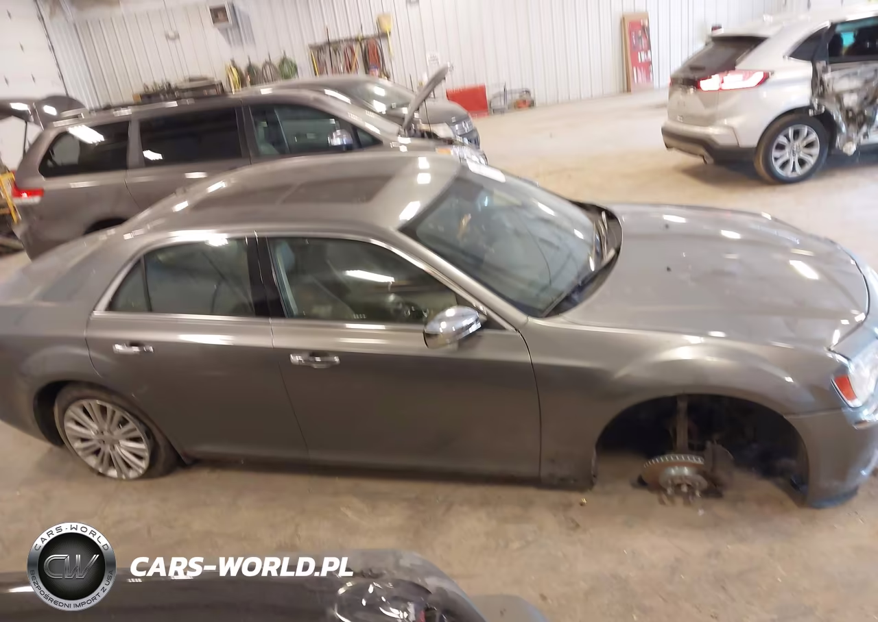 2012 Chrysler 300 Limited VIN:2C3CCAHG4CH208222 - 13
