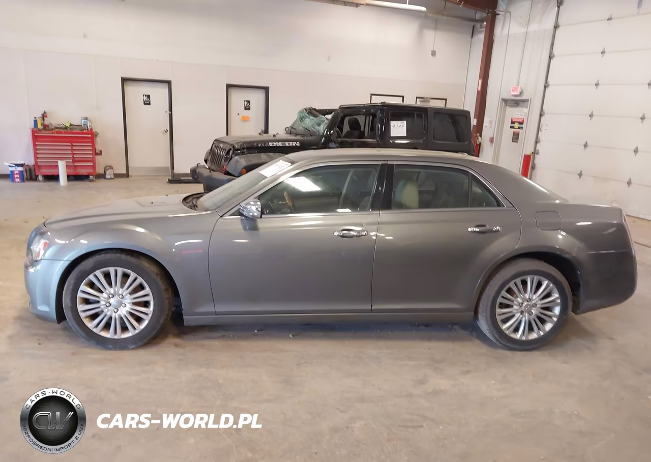 2012 Chrysler 300 Limited VIN:2C3CCAHG4CH208222 - 14