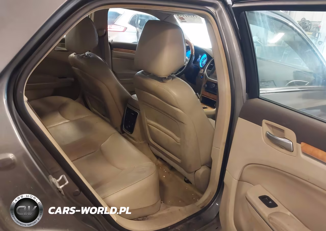 2012 Chrysler 300 Limited VIN:2C3CCAHG4CH208222 - 8