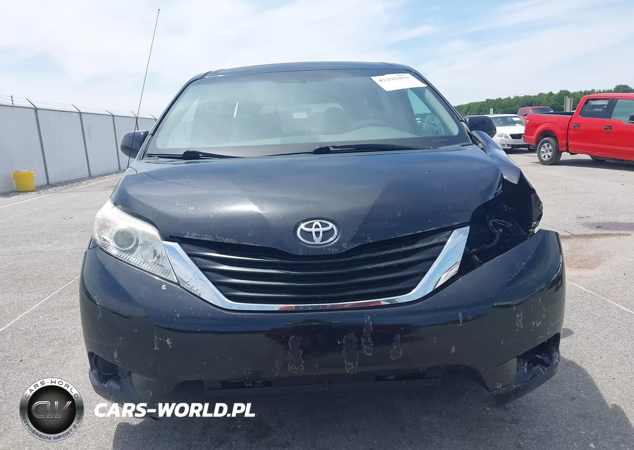 2011 Toyota Sienna Le V6 VIN:5TDKK3DCXBS002492 - 13