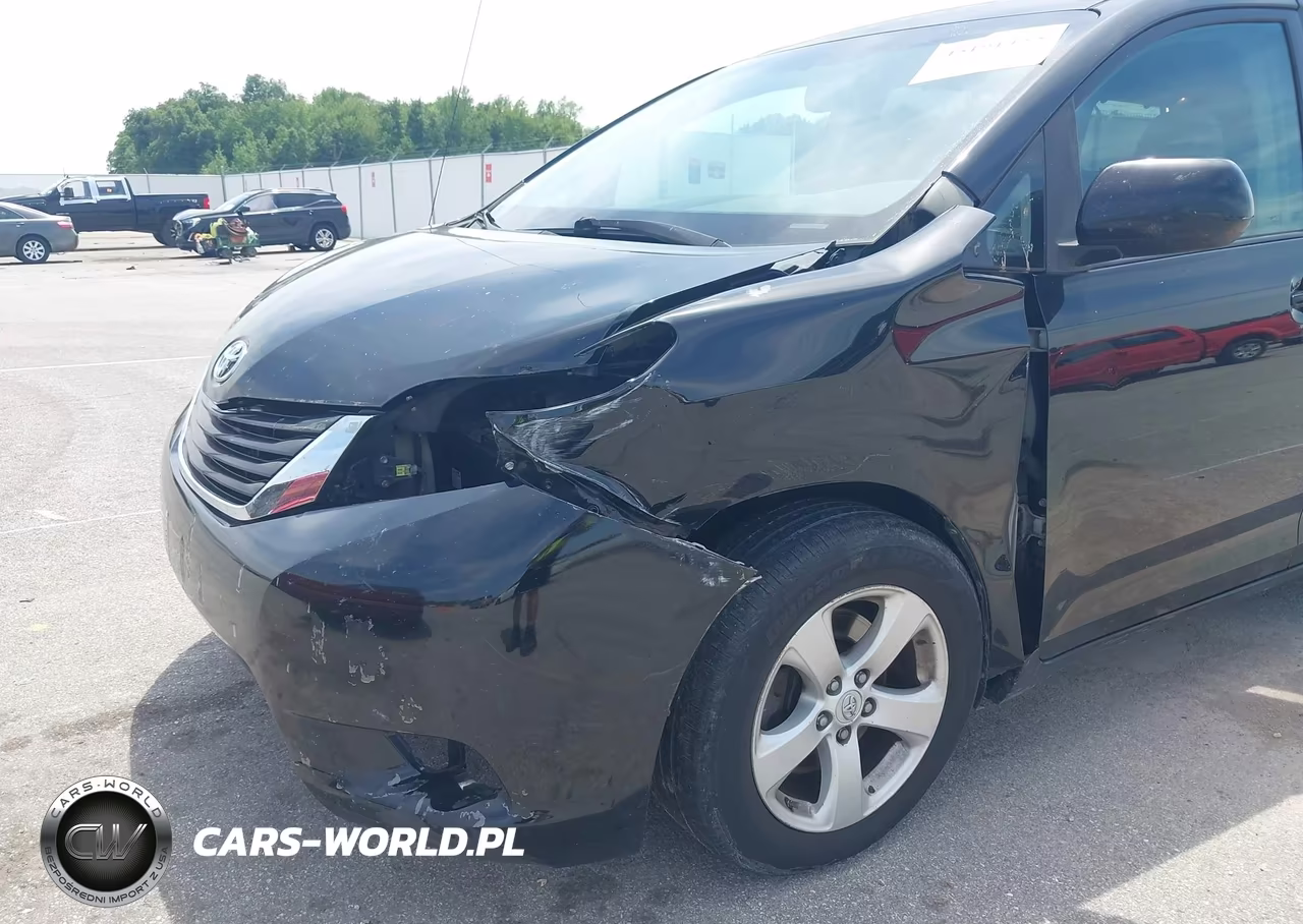 2011 Toyota Sienna Le V6 VIN:5TDKK3DCXBS002492 - 6