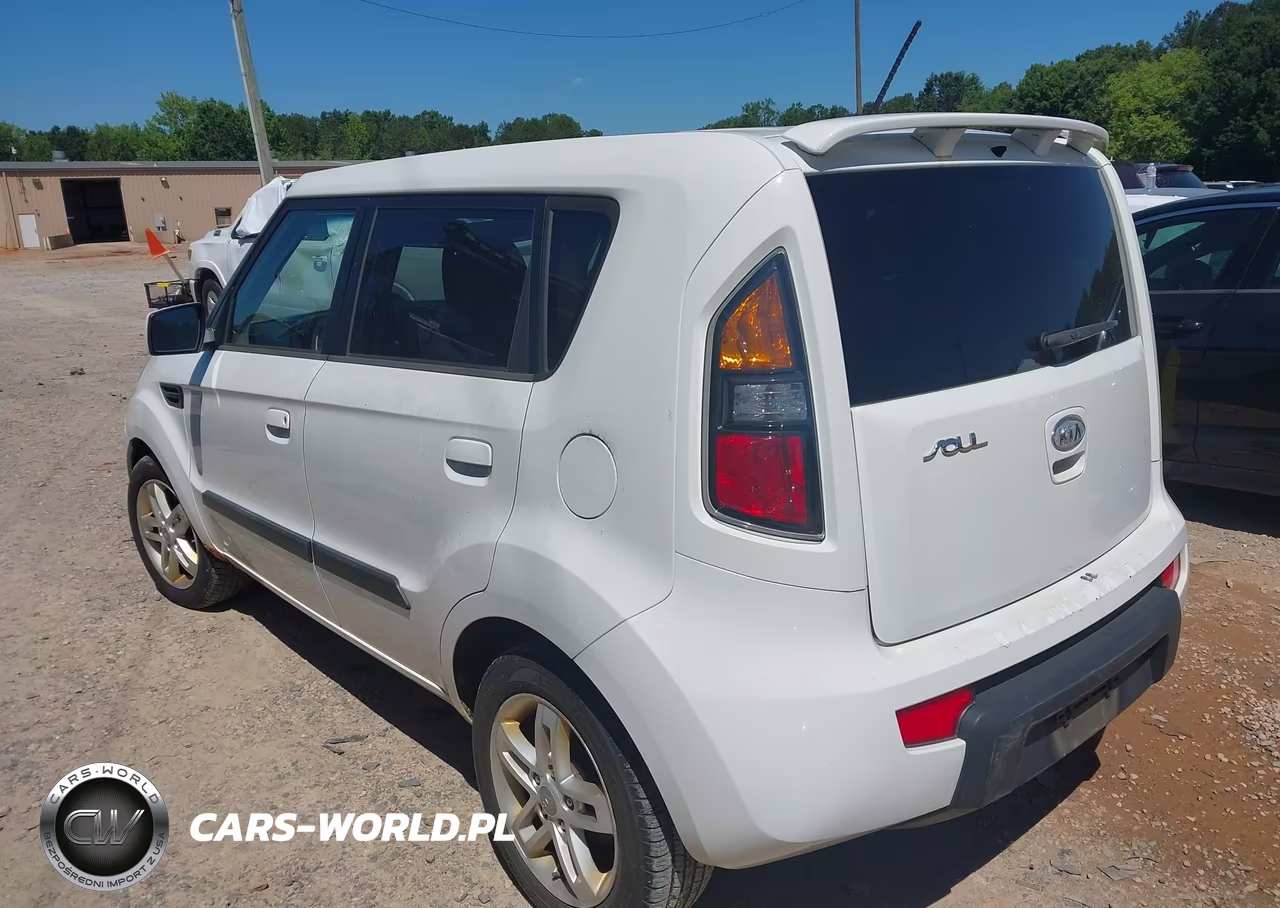 2010 Kia Soul + VIN:KNDJT2A22A7104473 - 3