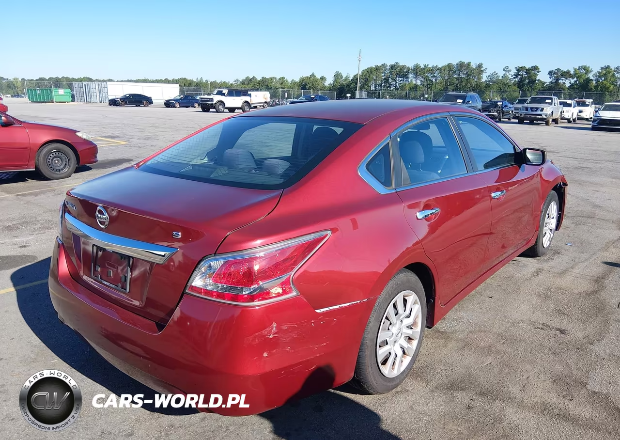 2015 Nissan Altima 2.5 S VIN:1N4AL3AP9FN366968 - 4