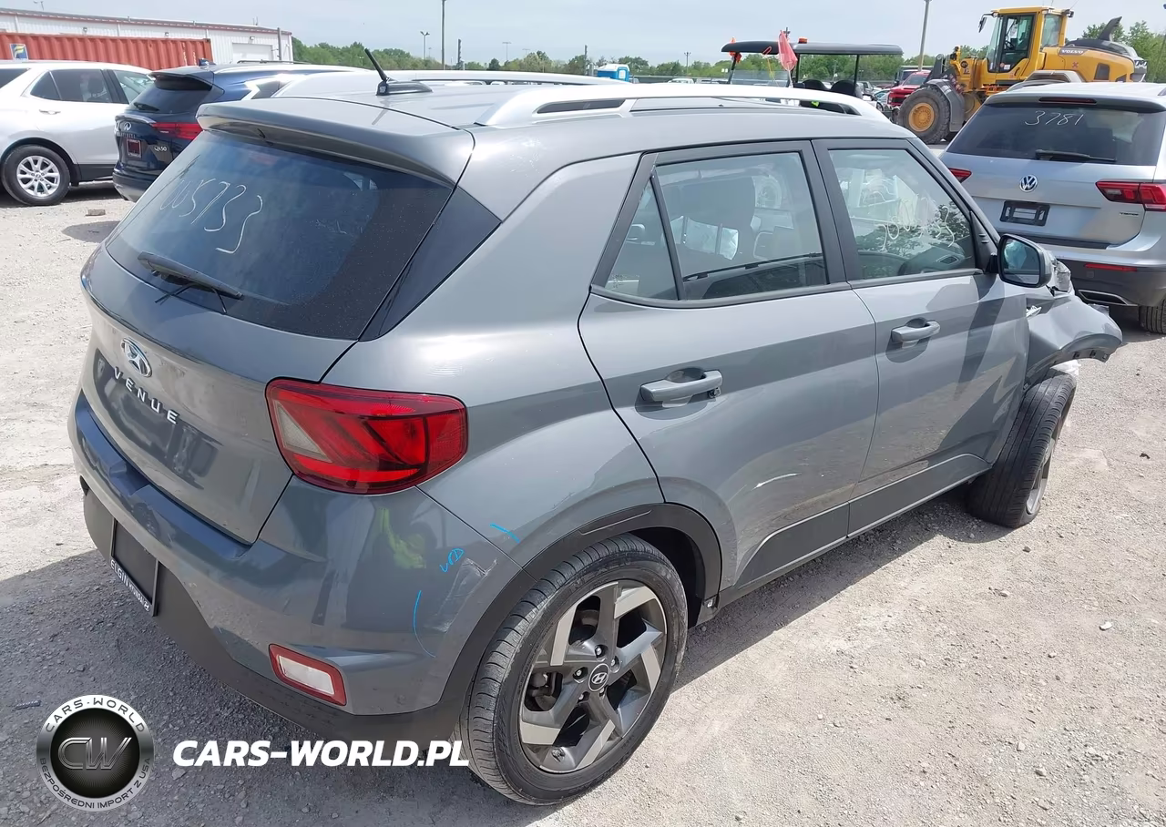 2023 Hyundai Venue Sel VIN:KMHRC8A37PU218683 - 4