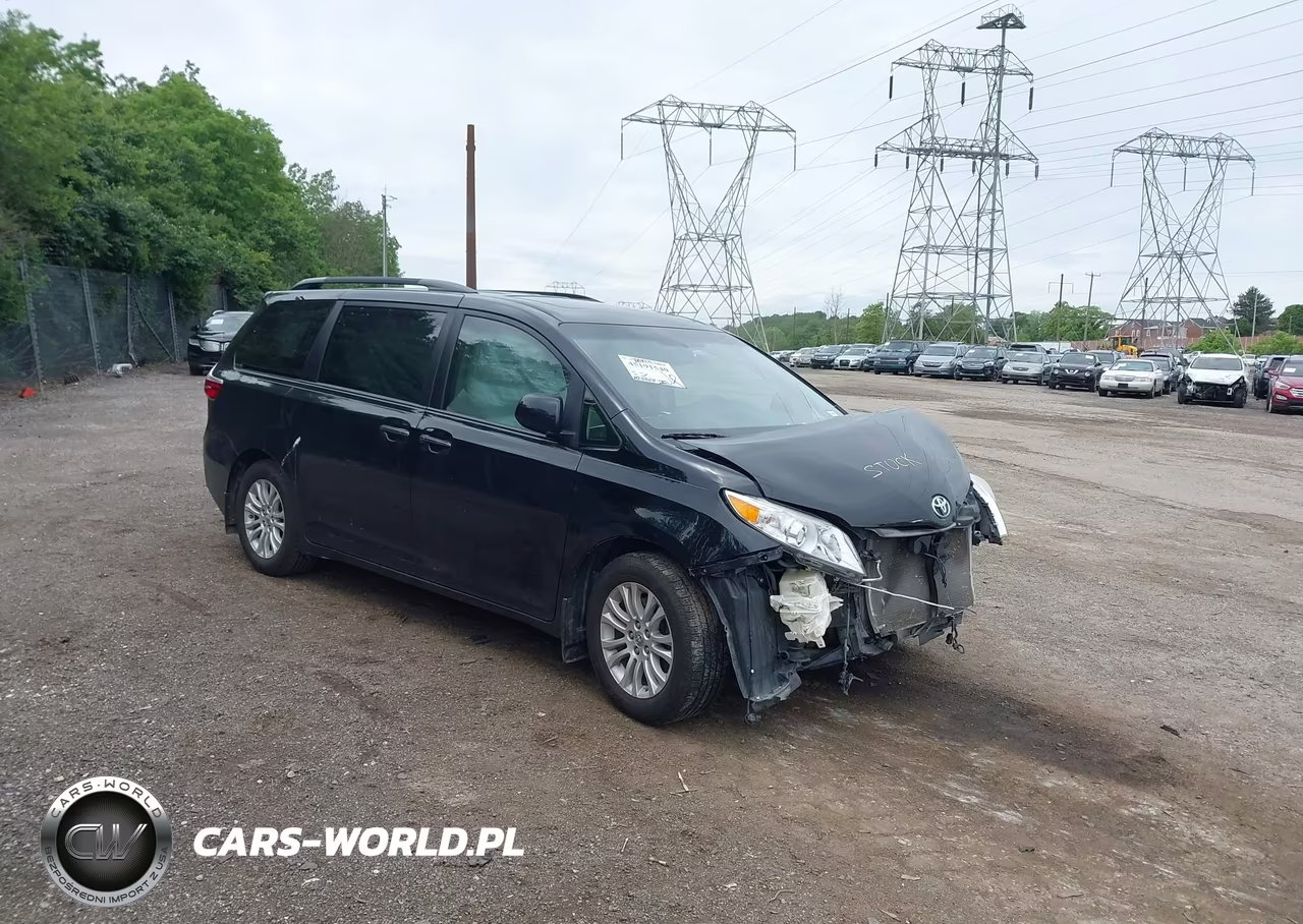 2015 Toyota Sienna Xle 8 Passenger – zdjęcie 1 z 17