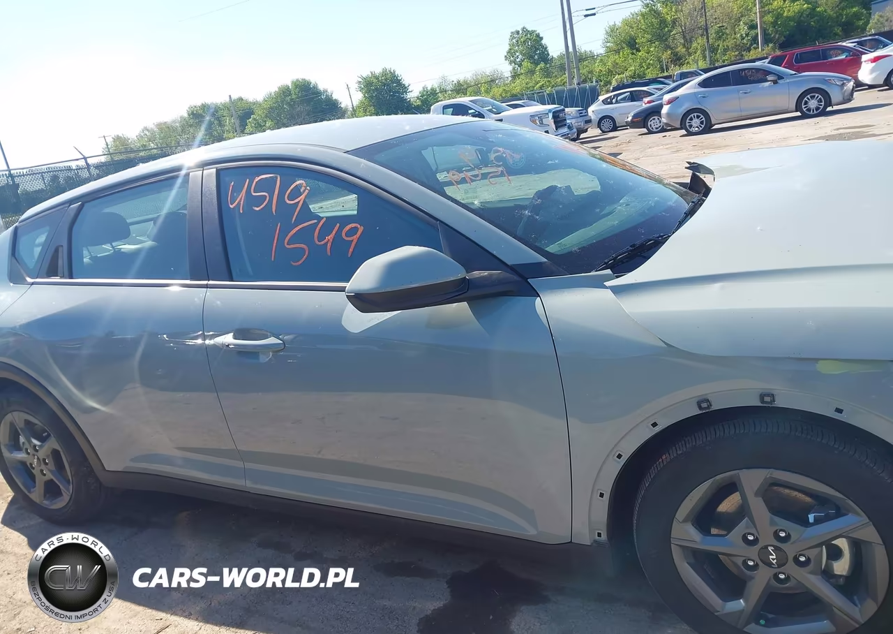 2025 Kia K4 Lxs VIN:3KPFT4DE7SE178304 - 14