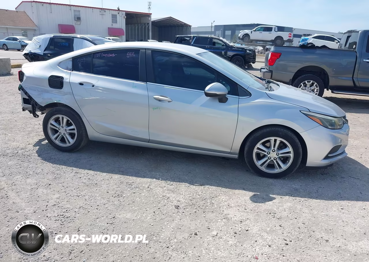 2018 Chevrolet Cruze Lt Auto – zdjęcie 1 z 17