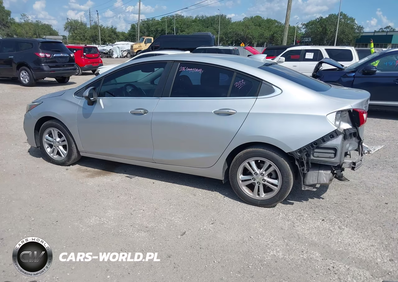 2018 Chevrolet Cruze Lt Auto VIN:1G1BE5SM0J7241016 - 3