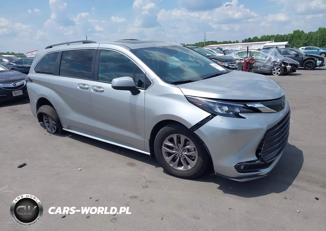 2025 Toyota Sienna Xle – zdjęcie 1 z 18
