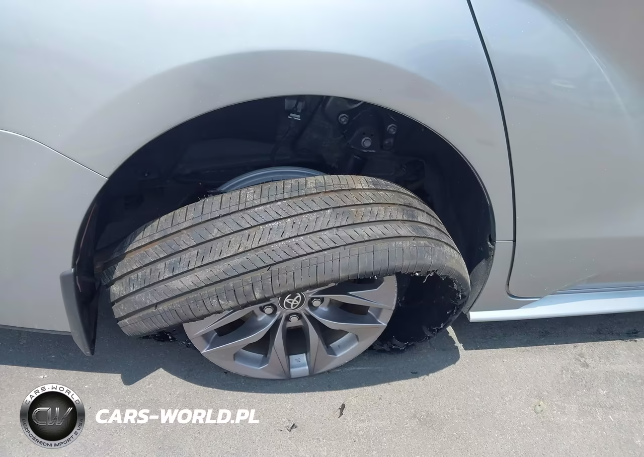 2025 Toyota Sienna Xle VIN:5TDYRKEC7SS235826 - 17