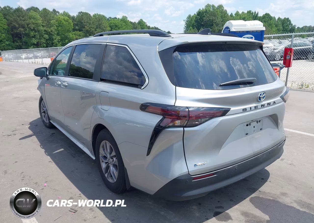 2025 Toyota Sienna Xle VIN:5TDYRKEC7SS235826 - 3