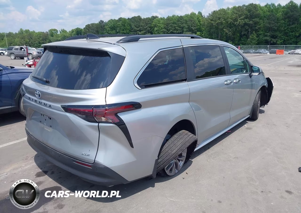 2025 Toyota Sienna Xle VIN:5TDYRKEC7SS235826 - 4