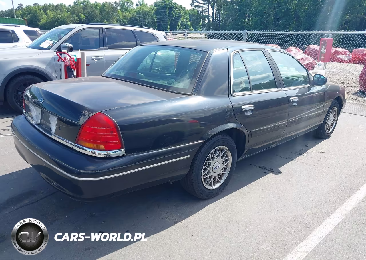 2002 Ford Crown Victoria Standard VIN:2FAFP73W62X106185 - 4