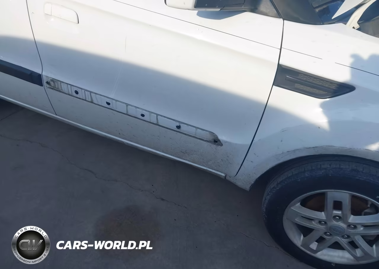 2010 Kia Soul + VIN:KNDJT2A27A7703112 - 13