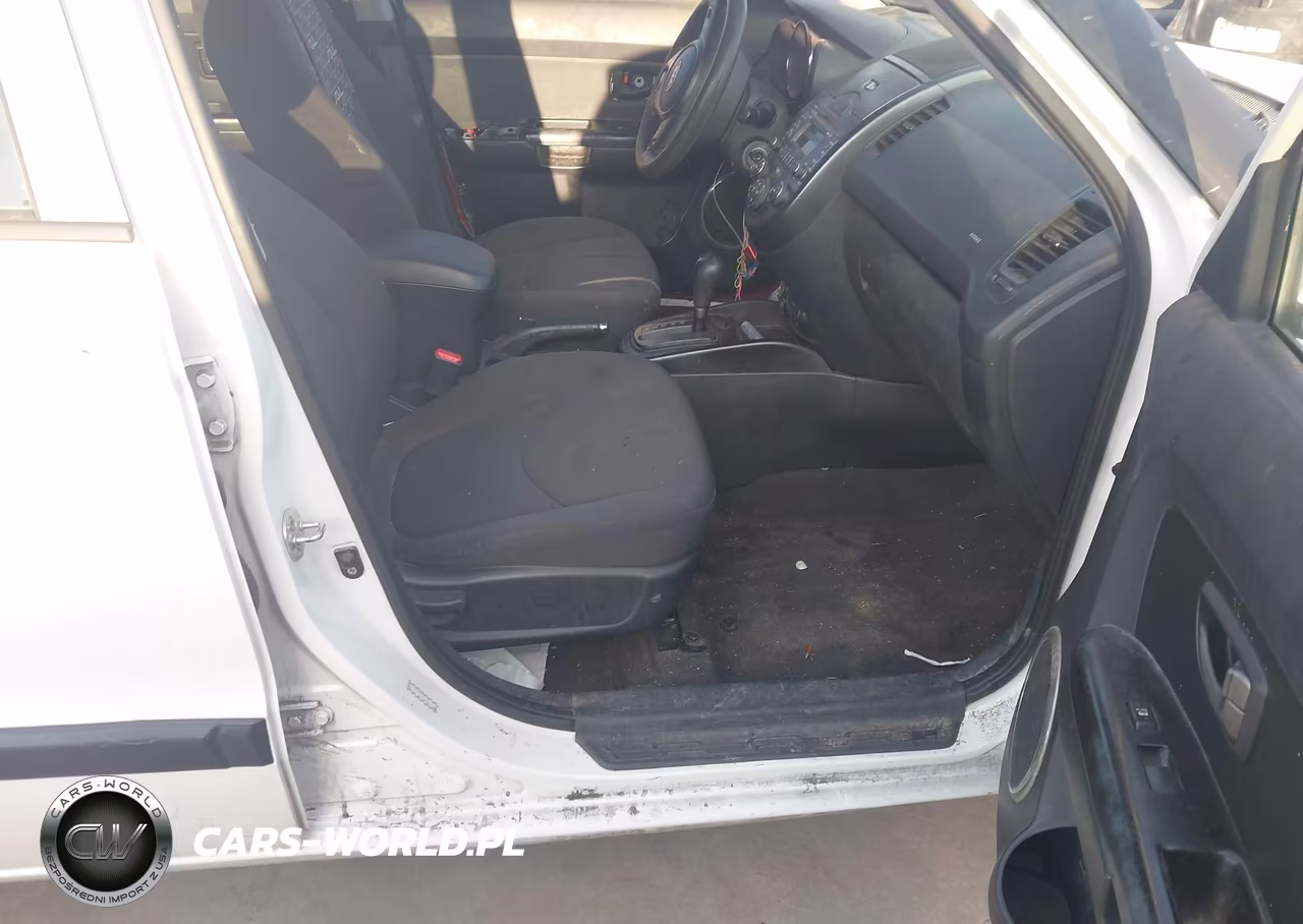 2010 Kia Soul + VIN:KNDJT2A27A7703112 - 5