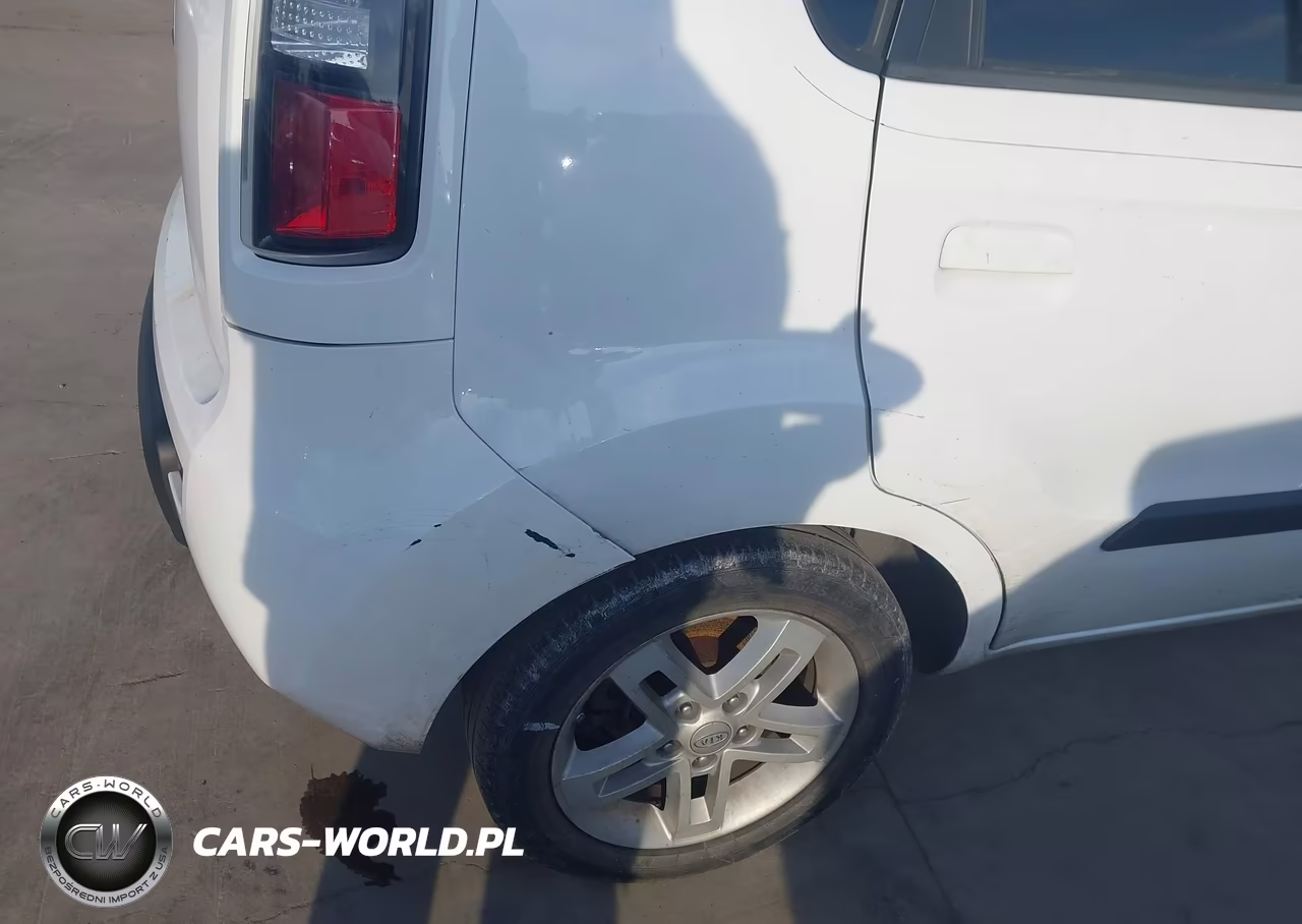 2010 Kia Soul + VIN:KNDJT2A27A7703112 - 6